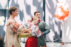 губернатор Алексей Островский принял участие в торжественном мероприятии, посвященном Дню семьи, любви и верности - фото - 11