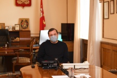 губернатор Алексей Островский провел оперативное совещание, посвященное ситуации в Вяземском доме-интернате для престарелых и инвалидов - фото - 3