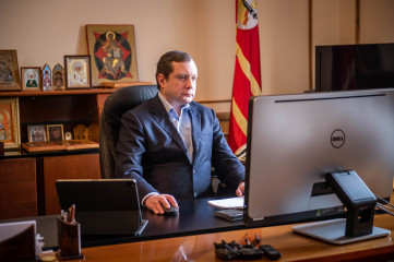 губернатор Алексей Островский провел совещание по итогам проведения призыва граждан на военную службу осенью 2022 года - фото - 2