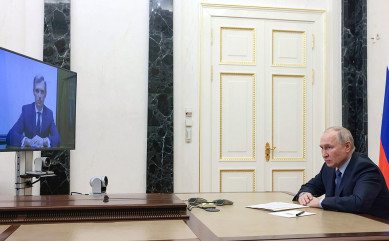 владимир Путин по видеосвязи провёл рабочую встречу с Василием Анохиным - фото - 1