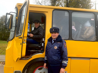 сотрудники отделения Госавтоинспекции МО МВД России «Починковский» провели проверку безопасности школьных автобусов - фото - 6