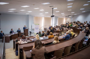 василий Анохин поддержал идею создания на базе региона дискуссионного клуба по вопросам развития российско-белорусского сотрудничества - фото - 1