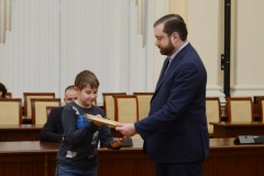 губернатор Алексей Островский наградил победителей природоохранной акции по сбору использованных батареек - фото - 7