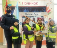 сотрудники ГИБДД и школьники провели акцию «Пристегнись, Россия!» - фото - 6