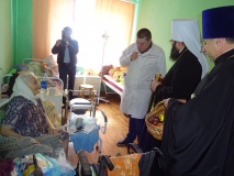 20 апреля 2017 года митрополит Смоленский и Рославльский Исидор посетил с пасхальным визитом поселок Хиславичи - фото - 53