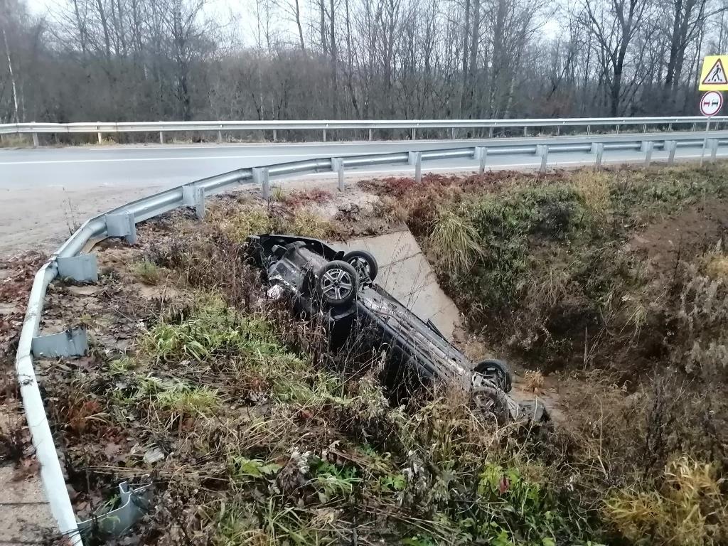 В Монастырщинском районе произошло ДТП, в котором водитель получил ранения  | 02.12.2021 | Хиславичи - БезФормата