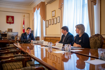 губернатор Алексей Островский провел рабочее совещание по инвестициям в АПК - фото - 1