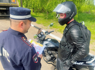 сотрудники Госавтоинспекции провели профилактический рейд «Мотоцикл» - фото - 5