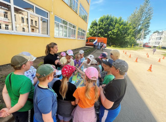 лаборатория безопасности совместно с Госавтоинспекцией посетила детский лагерь в пгт. Хиславичи - фото - 6
