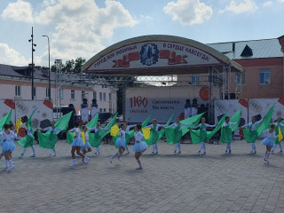 делегация Хиславичского района приняла участие в торжественной церемонии открытия праздника, посвященного 1160-летию города Смоленска и 886-летию города Рославля - фото - 10