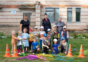 сотрудники Госавтоинспекции в детском саду провели эстафету по Правилам дорожного движения - фото - 9