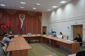 состоялось заседание окружной комиссии по делам несовершеннолетних и защите их прав - фото - 1