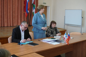 состоялась очередная сессия Хиславичского окружного Совета депутатов - фото - 5