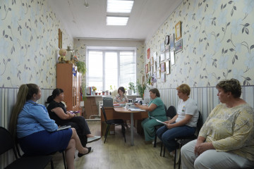 состоялось заседание окружной комиссии по делам несовершеннолетних и защите их прав - фото - 1